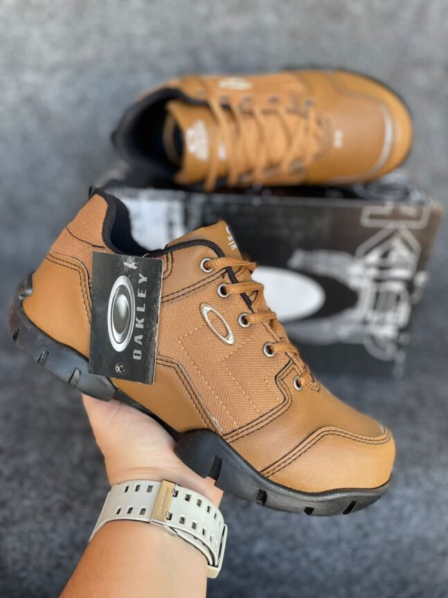 Tênis Botinha Halftrack Low Masculino Oakley Caramelo